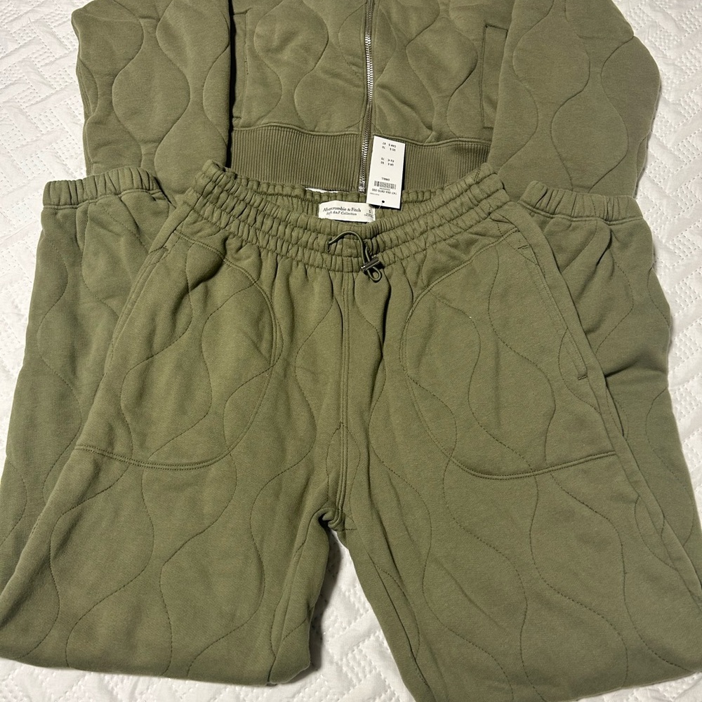 New Abercrombie & Fitch winter clothes set. Size Small